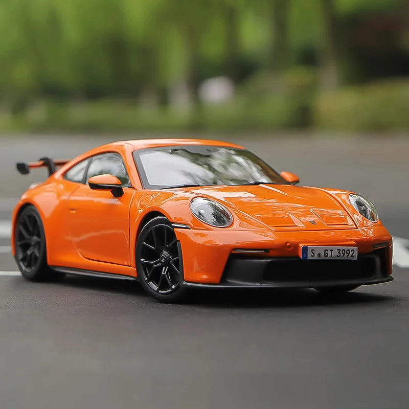 Porsche 911 GT3 RS 1:24