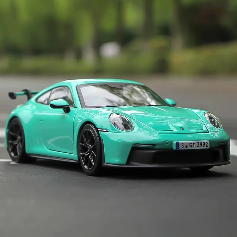 Porsche 911 GT3 RS 1:24